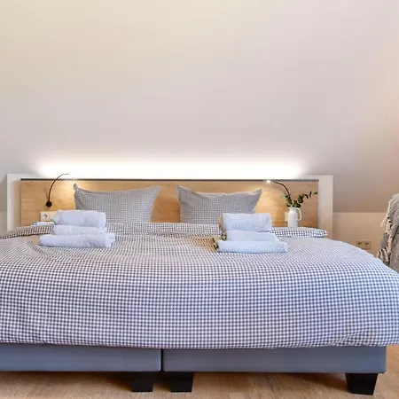 Sperling 30 Im Wreecher Idyll Ruegen By Ruyastay Putbus